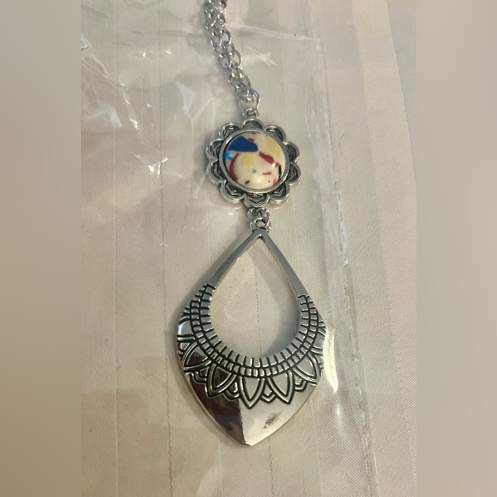 Jewelry - Picture 3 of 7
